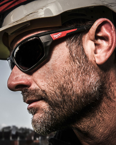 Lunettes fumées PERFORMANCE alliant protection UV
